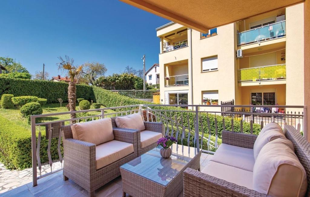 Апартаменты Apartman Viskovo-Opatija 4* Экстерьер фото
