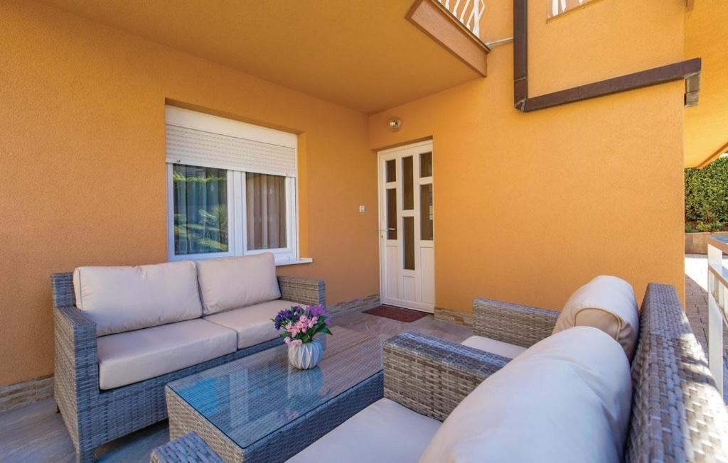 Апартаменты Apartman Viskovo-Opatija 4* Экстерьер фото
